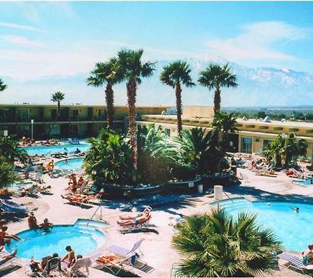 Desert Hot Springs Spa Hotel Exterior photo
