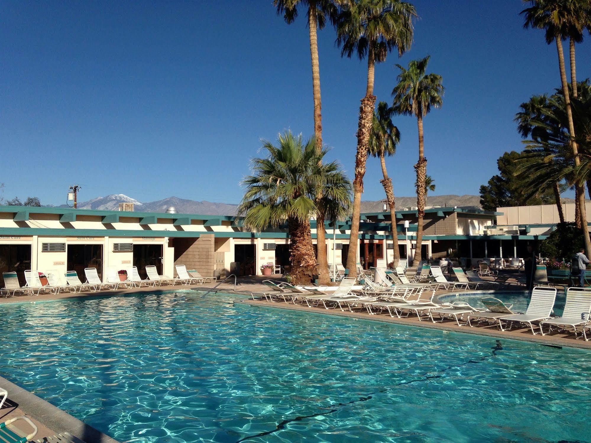 Desert Hot Springs Spa Hotel Exterior photo